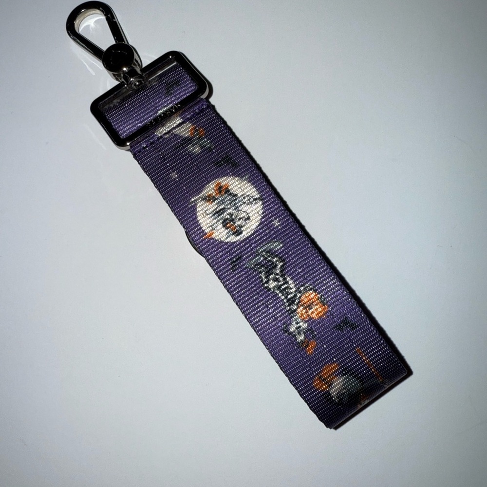 Harveys Mickey and Friends Halloween Keychain